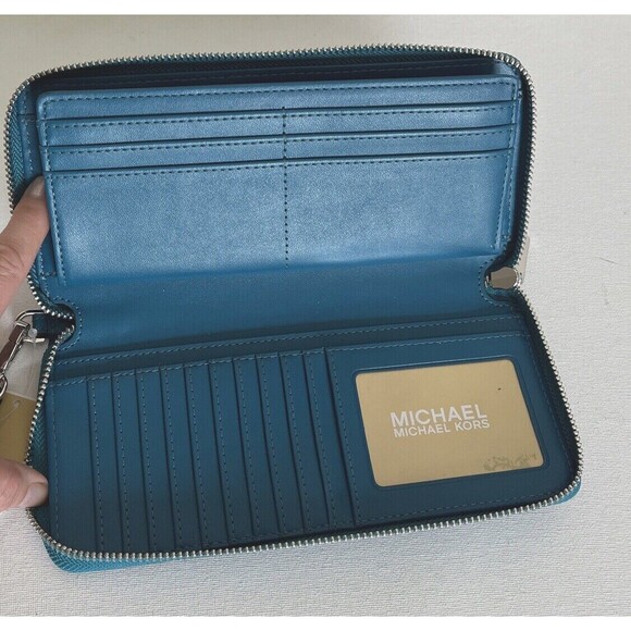 New Michael Kors Jet Set Large Travel Continental wallet Leather Lagoon - Picture 3 of 5